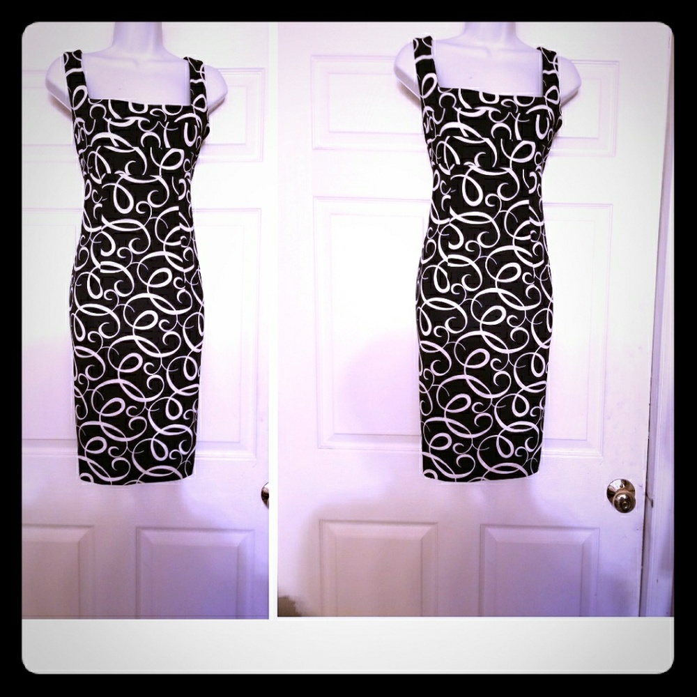 Black and white swirl print sheath dress